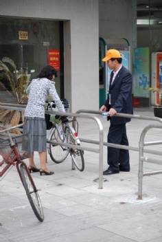 2010.5.18 党员活动 维持秩序