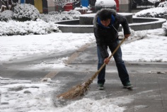 活动 2011.1.20 集团员工梅川路扫雪