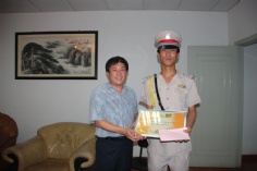 活动 2007.7.2 表彰徐建华班组勇斗歹徒 颁奖