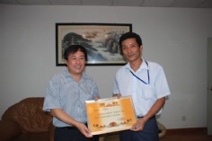 活动 2007.7.2 表彰徐建华班组勇斗歹徒 颁奖