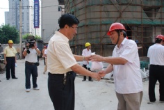 活动 2007.7.24 夏斯德宏泉丽笙酒店工地慰问