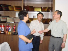 访问 2004.6.14 共商联来访我公司