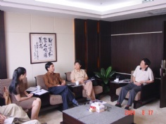 访问 2004.8.17 上海市共商业联合会宣教部陈琦来我公司检查工作