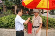 活动 慰问 2009.07.15 高温慰问