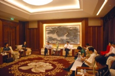 来访 2009.7.3 中共普陀区委副书记、代区长孙荣乾携区各委办局负责人视察