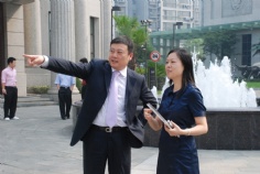 来访 2009.7.3 中共普陀区委副书记、代区长孙荣乾携区各委办局负责人视察