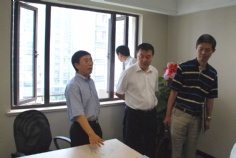 来访 2009.7.3 中共普陀区委副书记、代区长孙荣乾携区各委办局负责人视察