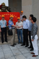 2010.7.13 慰问世博自愿者服务队 普陀区新的社会阶层代表人士