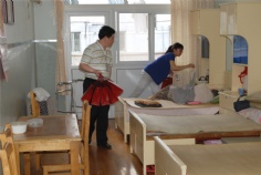 活动 2010.9.19 第一党支部中秋节慰问福利院