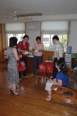 活动 2010.9.19 第一党支部中秋节慰问福利院