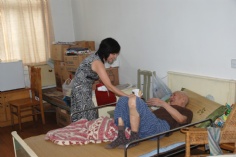 活动 2010.9.19 第一党支部中秋节慰问福利院