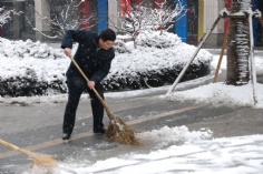 活动 2011.1.20 集团员工梅川路扫雪