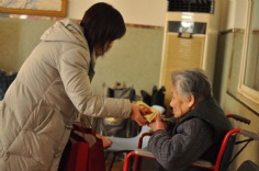 活动 2011.1.27 第一党支部活动 慰问敬老院老人
