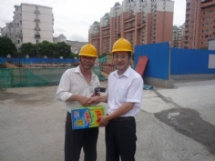 活动 2011.7.13 高层高温慰问 视察工地