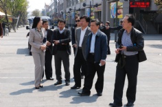 活动 2013.3.22 普陀区副区长裴琦陪同哈尔滨外道区党政代表团参观梅川路休闲街及祥和博物馆