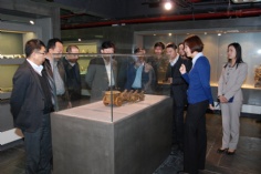 活动 2013.3.22 普陀区副区长裴琦陪同哈尔滨外道区党政代表团参观梅川路休闲街及祥和博物馆