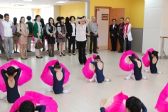 活动 2013.5.4 上海市青少年活动中心手拉手艺术团入驻梅川路