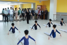 活动 2013.5.4 上海市青少年活动中心手拉手艺术团入驻梅川路