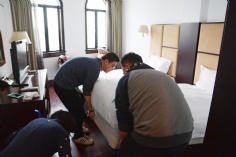 2015.12.9 第一党支部和第四党支部联合开展文明生产大扫除活动