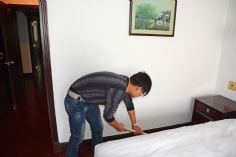 2015.12.9 第一党支部和第四党支部联合开展文明生产大扫除活动