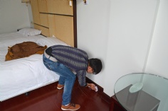 2015.12.9 第一党支部和第四党支部联合开展文明生产大扫除活动