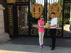 活动 2015.7.30 集团领导送防暑物品