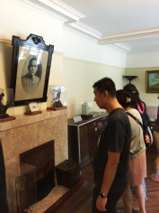 活动 2015.9.17 第一支部与第四支部组织党员和积极分子，联合开展徒步红色之旅活动