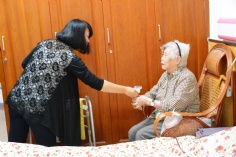 活动 2015.9.23 第一支部党员和积极分子前往新长征福利院