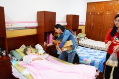 活动 2015.9.23 第一支部党员和积极分子前往新长征福利院