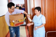 活动 2015.9.23 第一支部党员和积极分子前往新长征福利院