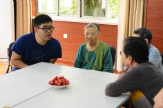 活动 2015.9.23 第一支部党员和积极分子前往新长征福利院