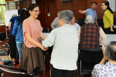 活动 2015.9.23 第一支部党员和积极分子前往新长征福利院