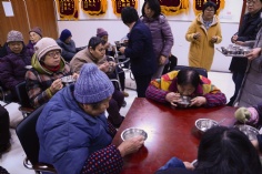 活动 2016.2.19 第一党支部元宵节送温暖