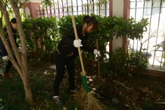 活动 2016.4.8 第一党支部拔草护绿活动