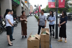 活动 2016.7.19 长征镇总工会领导慰问集团物业职工