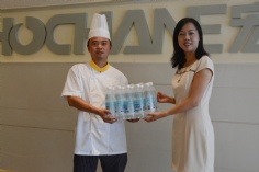 活动 2016.8.16 集团发放防暑降温用品