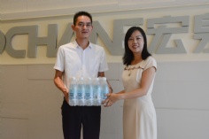 活动 2016.8.16 集团发放防暑降温用品