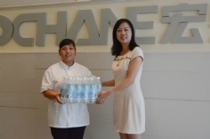 活动 2016.8.16 集团发放防暑降温用品