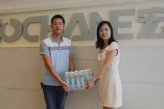 活动 2016.8.16 集团发放防暑降温用品