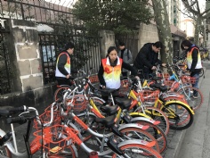 活动 2017.3.7 第四党支部开展学雷锋活动