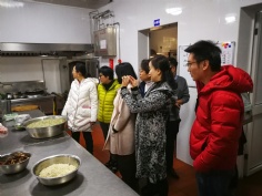 活动 2018.3.1 综合管理党支部开展“元宵节”敬老献爱心活动