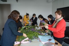 活动 2019.3.8 三八妇女节女职工学习插花