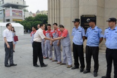 活动 2019.7.25 长征镇镇长和工会主席高温慰问