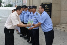 活动 2019.7.25 长征镇镇长和工会主席高温慰问