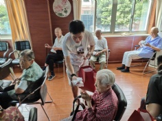 活动 2019.9.12 综合管理党支部中秋慰问