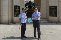 活动 2020.8.21 长征镇总工会领导来梅川路高温慰问