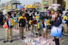 活动 2023.3.3 梅川路开展“学雷锋”公益市集主题活动