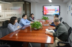 会议 2023.11.6 长征镇黄维岳副镇长和王哲洋副董事长的党外人士联谊走访交流