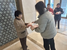 活动 2024.2.22 投资管理部开展元宵节慰问活动