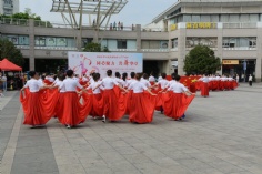 活动 2024.9.4 长征镇在梅川路祥和广场举办庆祝中华人民共和国成立75周年展演